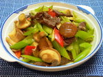 P1070587 - 鮮菇香芹炒牛肉