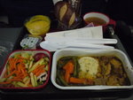 P1010176-晚餐也在飞机上