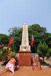 DSC_5286—中山公园&#20869;的&#32426;念碑，是香港唯一长期&#24748;挂“青天百日&#28385;地&#32418;”旗的地方