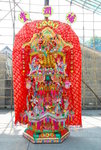 DSC_9945—今日的花炮貢奉著各種祭品。這些花炮祭品拜祭神明，村民競投祭品，期望得神明保祐。