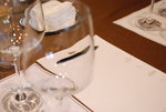 DSC_0544—五星&#32423;酒店，&#24403;然每个&#39033;目也一&#19997;不苟。晶莹的玻璃杯可透见原子笔