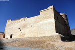 我們來到了Al Bithnah Fort。
我想這不是一個popular的景點吧，沒有任何一個遊人。
但我就是喜歡空無一人的感覺，太棒了﹗