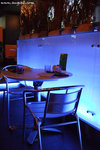 餐廳名叫Baby Blue，所以用藍色燈光作主題，氣氛不錯。