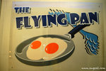 這是我第一次到The Flying Pan，我對這個提供24小時早餐的地方非常好奇 : )