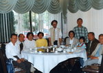1999        原中華中學老師們相聚在南加州.