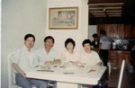 與何少民伉儷一起.