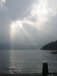 蘆之湖,陽光從雲層射出