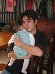 爸爸抱住睡(1)
27/12/2004