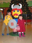 好巨大的 lego
 - 於奧海城
01/01/2006