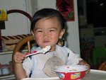 自己識食蛋糕了
13/06/2006