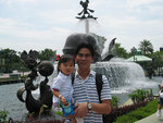噴水池留影