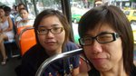 在公車上．．又係好熱