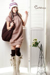 3-2-128-123 毛&#32466;配胸花連身裙(圖色) 質料: 毛&#32466; 尺寸﹕衣長:80cm 胸圍88cm 肩&#23515;34cm 售價﹕$79