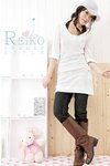 9032-裙(白色) 質料﹕羅紋棉 尺寸﹕均碼胸圍80-96cm 衣長78cm 袖長39cm 售價$59