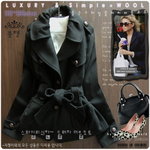 7020-韓版外套(黑色) 質料﹕仿羅馬呢 尺碼 S：肩寬36cm 胸圍86cn 衣長60cm 袖長58cm M﹕肩寬38cm 胸圍92cm 衣長60cm 袖長58cm L﹕肩寬40cm 胸圍96cm 衣長60cm 袖長58cm 售價$109