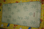 minimoto亞麻草竹碳童床蓆售﹕$50......(用了2次)bb無訓bb床
size : 120cm x 60 cm