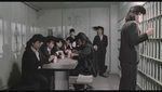 但此片增加了頗重的滑稽荒謬及動聽的音樂令人更易於接受