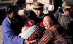 無良拐騙,男尊女卑,為利是圖,麻目及無力,官僚及農民思想,粉飾太平等等,很多很多的批判,人性在中國國內是否因利及自私而變得冷漠而理所當然呢,此種盲很可怕