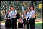 在於你如何解說此片的故事,如說是drama,那只是精神失常的主角從書的描述代入自己從而想像那28天發生的人與事,如這樣的話,看畢此片你會有一剎那好像the game一樣有種被愚弄的感覺,雖然過後換來的是另一份沈鬱的感覺
