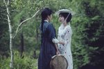但比起fingersmith,就欠缺了應有的細緻內斂而變為外放張揚得多,而且整個故事在朴的處理下更為扭曲變態,溫文儒雅比重減少而懸疑情色增加,觀眾以獵奇角度更為適合於故事本身,很想知道如果交給金基德拍會有一個什麼樣的故事,應該更好看吧