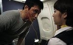 至於故事來說,大多是屬於日韓式故事及格局,第一個前段氣氛還可之後就變成笑片一樣,那種為嚇而嚇的畫面和橋段實在太平庸,最後那一著算是結構上的加分,第二個就是暴力那方面比較突出