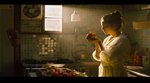 之後的煮食場面更令我想起A Touch of Spice或Nina's Heavenly Delights,總是外面的光投射在黑暗的廚房,香料起了魔術的變化等等,令我對此片更有保留