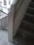 舊樓梯亦因係石頭所做,上上落落既人摸得多,d轉角位會變得好平滑,冰冰凍凍咁我好中意