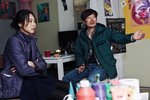 以兩個演繹說出同一個故事,前者隱喻電影行業及男女間的虛偽瞞騙