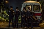 場面及故事處理上不錯,雖然關於枝節上的感情有點兒單薄造作,但其他處理還好