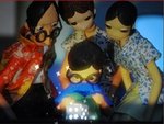 Family Deck(Japan) - 最長的一個故事,總共三個段落講述一家人的小故事,雖然故事比較空泛,但充滿日本感和夢幻感覺,細緻非常的場景和泥膠人物亦是比較出色之處 The Necktie(Canada) - 動畫精選的常客NFB,今次是講述營營役役的打工仔如何認清工作及人生道理,身為當中的一份子有點身同感受