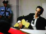 相反JoaquinPhoenix就尚相意外,他可以做到那種熱誠迷失爭扎感,完全令人感受到Johnny年青時期的起趺,片中最出色的是令人感受到巡迥演唱時所承受的壓力及苦悶,但片中他和女角的愛情描寫又似乎簡單了點,可能重點並不在此,值得一看的電影