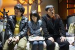 分三段故事,結構還可,黑色灰暗但其實前兩部份也不cult,整體不入此流反而是說韓國內在很多問題,如學業工作結婚生子住屋問題,很早已有極多壓力存在,此片只是以放大了的形式而行,血腥暴力等等在韓片在b級片來說,意識形態上還算正氣,所以不cult,可以一看