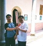 F1000017