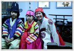 對小朋友係團友~ 好似日本人:)