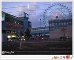 在JR上影的~ 原來有個幸福摩天輪在小樽的