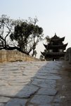 雙龍橋, 建于清乾隆年間, 是一座雙閣十七孔大石拱橋，坐落在建水城西5公里