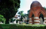 Mostar 同薩拉熱窩一樣, 週圍都有墓園