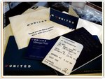 深藍白....UNITED AIRLINES
