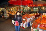 這擋肥婆生果好出名,不過原來賣的冇試食D咁甜:(
20100121_05204