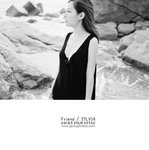 F1090032bw