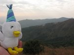 點解又影個墳場?
