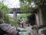 橋下穿過, 橋面可能是通往郊野公園管理站的馬路
DSC04674