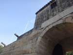 東涌炮台北面的"拱辰"門及城牆頂兩磚大炮
DSC02145
