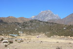 Shyangboche Airport (3900m), 背後是神山Khumbi Yul Lha (5761m)
04NL0117