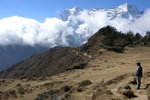 原路回程, 遠處是Kwangde Peak (Ri) (6186m)
04NL0135