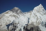 Everest (8850m) (左) & Nuptse (7861m)(右)
04NL0429