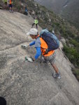 蘇哥上攀坡板石, 這位置己唔企, 下面好企哩
DSC05496