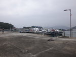 唔上岸可以在船上等, 船一陣會駛去白腊接.  這邊舶4只船
DSC07052