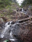 中途左邊有一小瀑, 沿此坑上應該可以接上山路
DSC00051