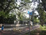 過馬路見東華三院盧幹庭紀念中學, 轉右接單車徑
DSC00152